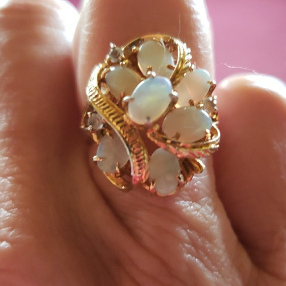 Jewelry - Vintage jelly opal ring gold plated